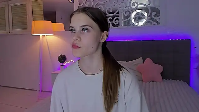 LuisaClover online show from 06/28/26, 12:49