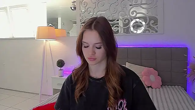 LuisaClover online show from 07/14/26, 05:23