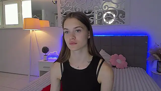 LuisaClover online show from 07/25/26, 12:47