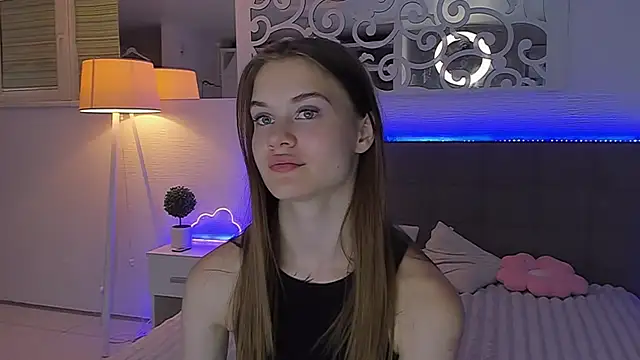 LuisaClover online show from 07/26/26, 12:52