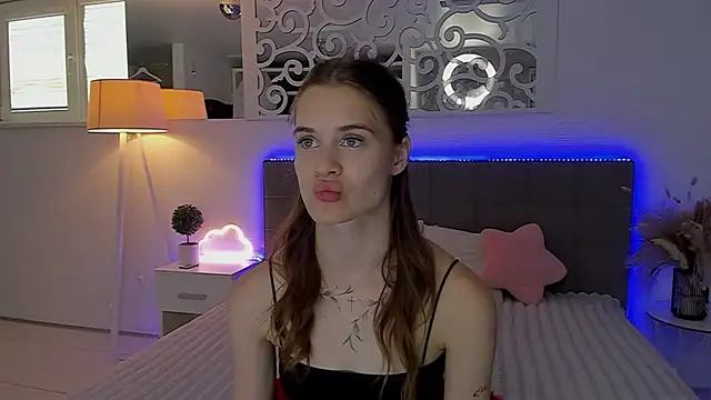 LuisaClover online show from 07/27/26, 01:07