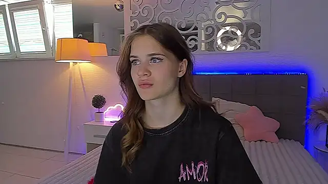 LuisaClover online show from 07/31/26, 12:15