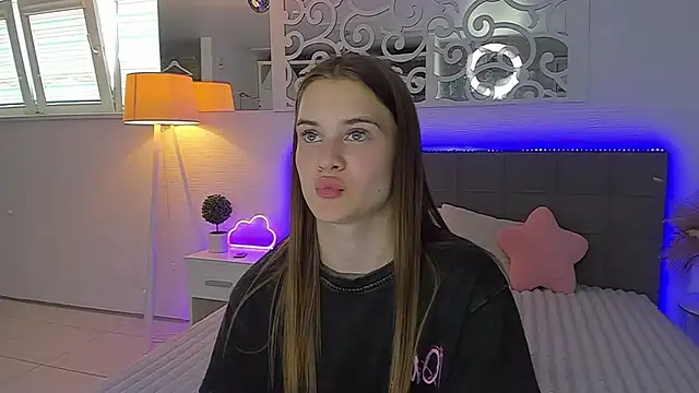 LuisaClover online show from 08/05/26, 12:08