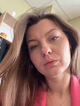 DollyRoma online show from 11/14/25, 08:24