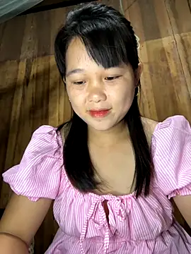 Snapshot of love_pusy09 chatting on 11/16/25, 02:06 love pusy09 online show from 11/16/25, 02:06