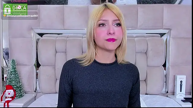 Snapshot of daniiela_beteche777 chatting on 11/29/25, 02:36 daniiela beteche777 online show from 11/29/25, 02:36