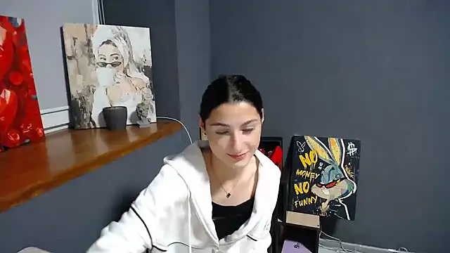 a alessia online show from 10/24/25, 02:13