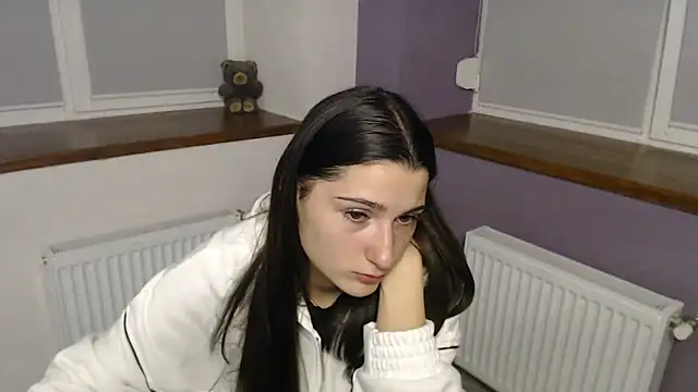 a alessia online show from 10/27/25, 01:59