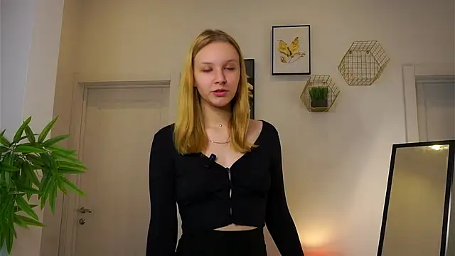 ElissaGlod online show from 10/28/25, 11:36