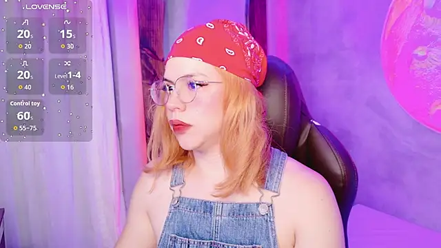 sussiestrawberry online show from 11/28/25, 10:18