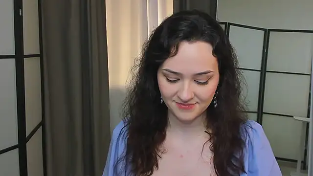 Camilla Rowen online show from 04/05/26, 08:39