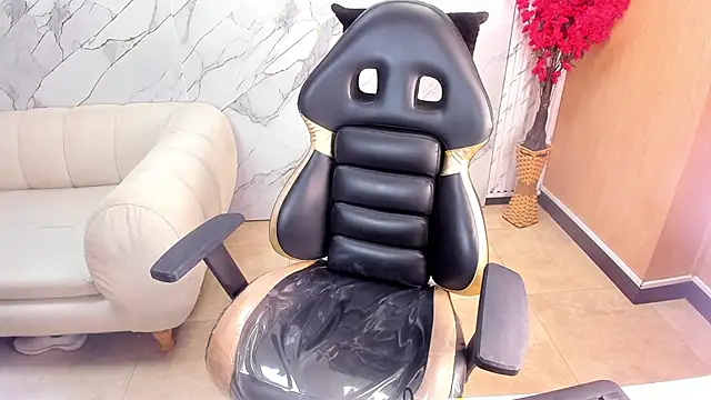 Snapshot of andrea_tasty_tf chatting on 12/15/25, 12:53 andrea tasty tf online show from 12/15/25, 12:53