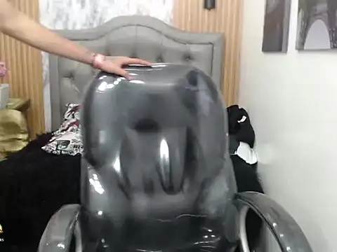 Snapshot of paul_ponce chatting on 11/09/25, 12:47 paul ponce online show from 11/09/25, 12:47