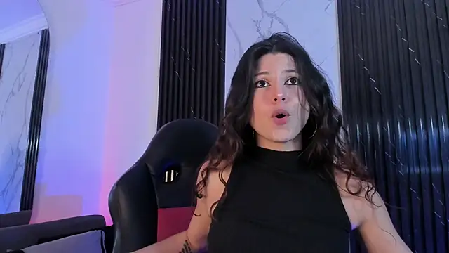 Snapshot of LolaMustaine_ chatting on 11/07/25, 09:37 LolaMustaine online show from 11/07/25, 09:37