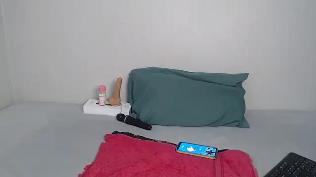 Sweet-PetiteX online show from 12/14/25, 04:23