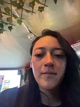 Lia  white online show from 11/07/25, 10:54