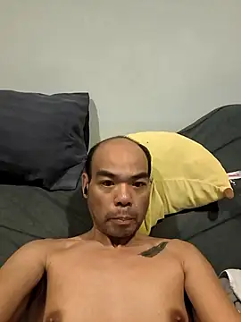 Snapshot of Folkii44 chatting on 10/29/25, 11:45 Folkii44 online show from 10/29/25, 11:45