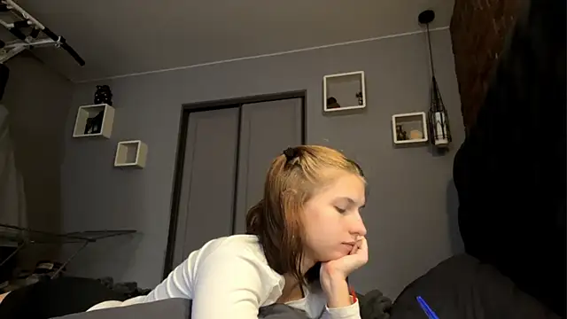 CarmaDiza online show from 10/25/25, 11:07