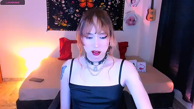 AdelineEsposito online show from 11/30/25, 01:31