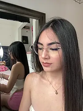 IslaCole online show from 01/15/26, 08:34