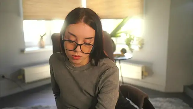 Snapshot of CharleenHosten chatting on 10/26/25, 11:16 CharleenHosten online show from 10/26/25, 11:16