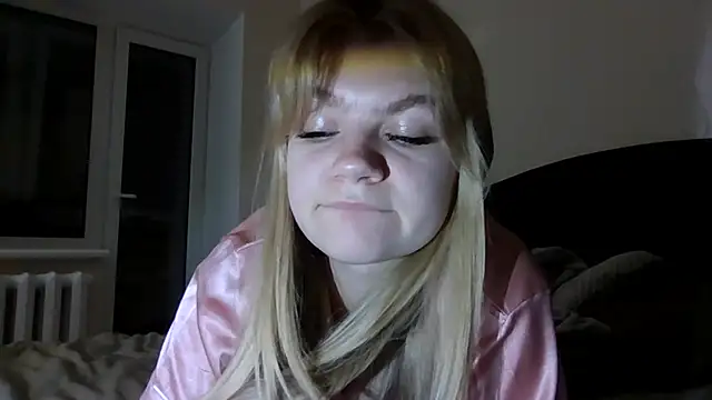 Snapshot of AuroraXRoses chatting on 10/29/25, 06:31 AuroraXRoses online show from 10/29/25, 06:31