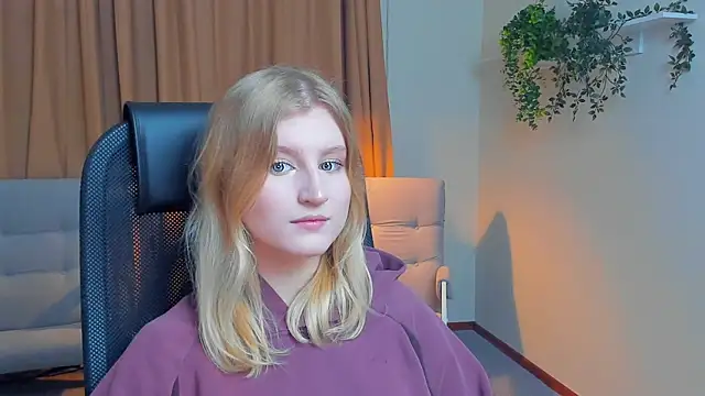 Snapshot of LisaRais chatting on 10/26/25, 09:04 LisaRais online show from 10/26/25, 09:04