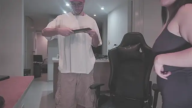 Snapshot of dan_and_daya chatting on 11/06/25, 05:19 dan and daya online show from 11/06/25, 05:19