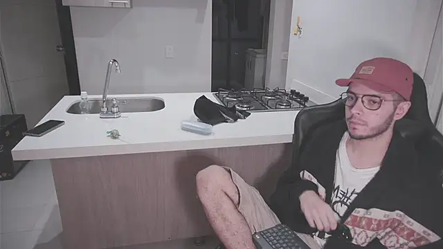 Snapshot of dan_and_daya chatting on 11/21/25, 09:13 dan and daya online show from 11/21/25, 09:13