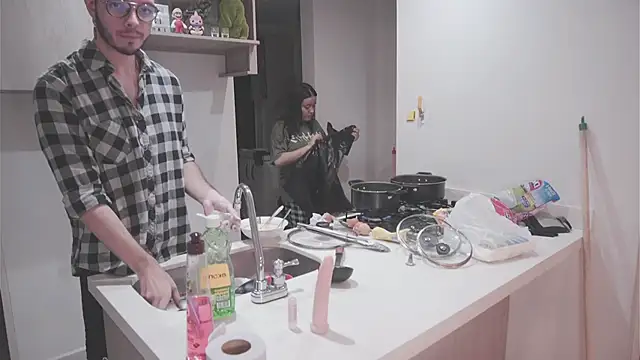 Snapshot of dan_and_daya chatting on 11/24/25, 11:48 dan and daya online show from 11/24/25, 11:48