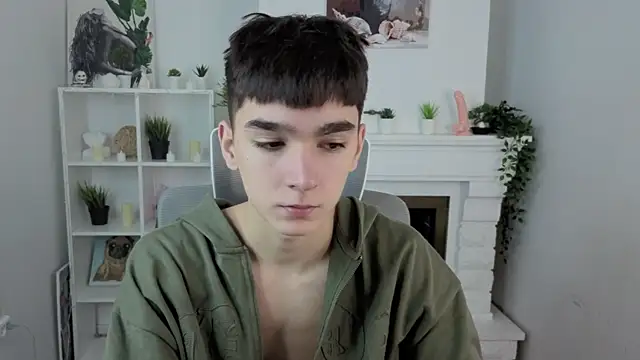 Snapshot of YamiTwink chatting on 11/27/25, 08:44 YamiTwink online show from 11/27/25, 08:44