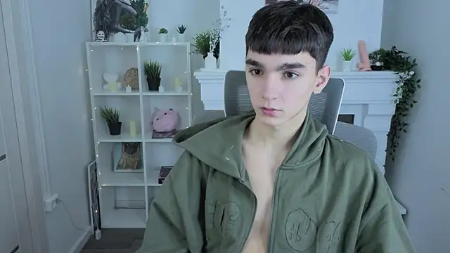 Snapshot of YamiTwink chatting on 11/30/25, 08:35 YamiTwink online show from 11/30/25, 08:35