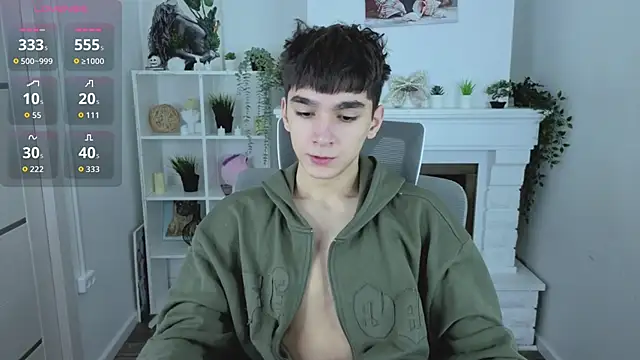 Snapshot of YamiTwink chatting on 12/13/25, 08:58 YamiTwink online show from 12/13/25, 08:58