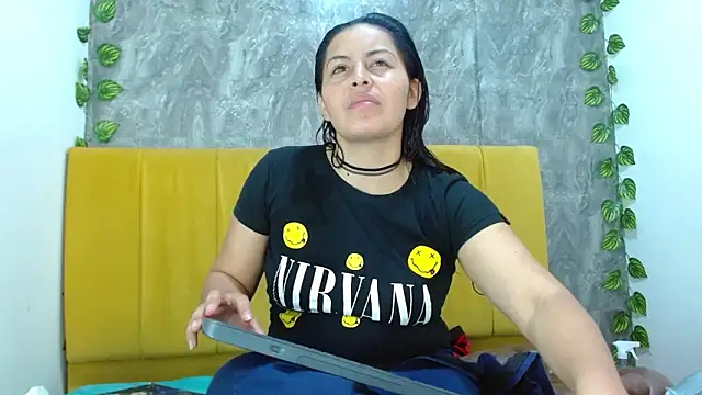 amara leoncm online show from 11/14/25, 03:49