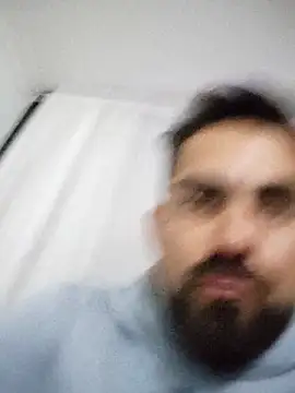 Snapshot of ronakio_cl chatting on 10/23/25, 12:43 ronakio cl online show from 10/23/25, 12:43