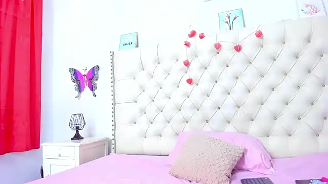 Snapshot of celena_wonder chatting on 11/25/25, 01:22 celena wonder online show from 11/25/25, 01:22