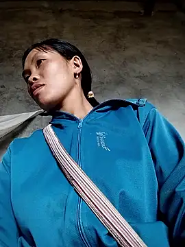 Snapshot of dinnavi chatting on 10/30/25, 05:09 dinnavi online show from 10/30/25, 05:09