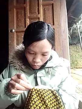 Snapshot of dinnavi chatting on 11/19/25, 01:05 dinnavi online show from 11/19/25, 01:05