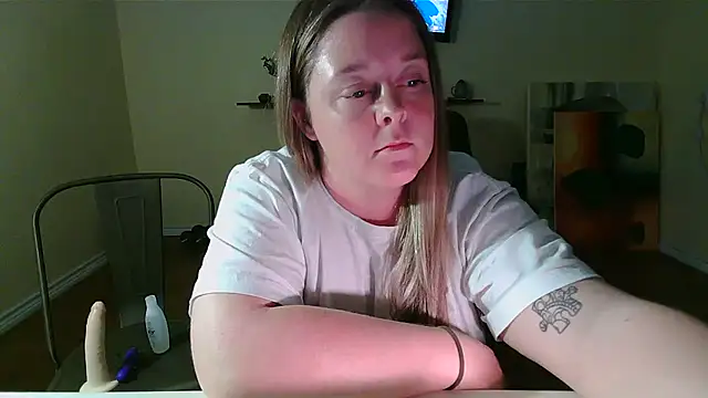 Artgirlie31 online show from 11/12/25, 04:46