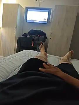 Snapshot of mbrc35 chatting on 11/20/25, 10:09 mbrc35 online show from 11/20/25, 10:09