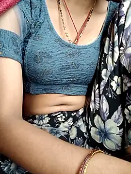 Snapshot of janvi_sharma87 chatting on 12/19/25, 11:50 janvi sharma87 online show from 12/19/25, 11:50