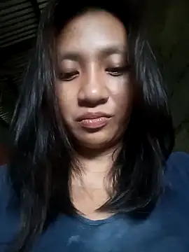 Snapshot of lyn_cute18 chatting on 10/25/25, 01:02 lyn cute18 online show from 10/25/25, 01:02