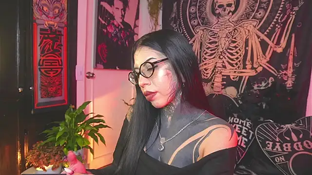 Dalia Vorhees online show from 06/13/26, 01:58