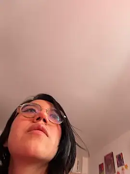 violetbunnyy1 online show from 11/15/25, 04:14