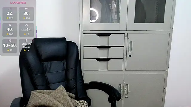 Ella-61 online show from 10/28/25, 12:03