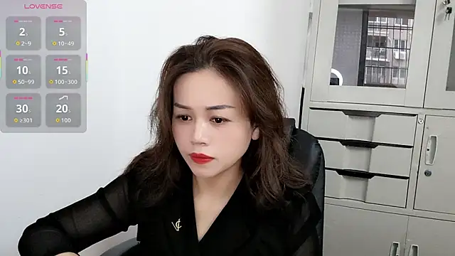 Ella-61 online show from 10/30/25, 12:12