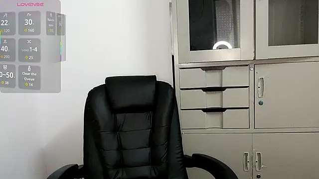 Ella-61 online show from 10/31/25, 12:22