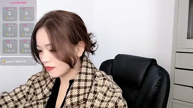 Ella-61 online show from 11/05/25, 12:54