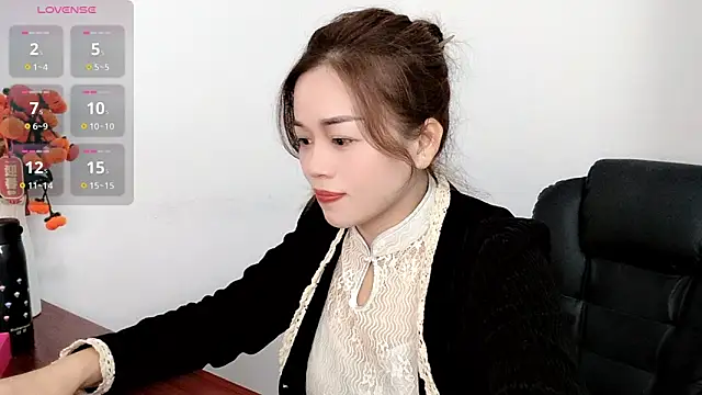 Ella-61 online show from 11/07/25, 12:43