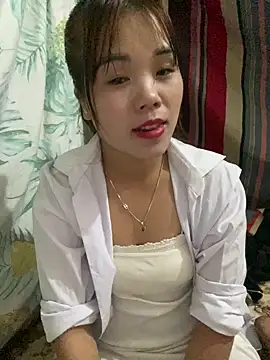 Snapshot of nachi-baby chatting on 11/13/25, 09:36 nachi-baby online show from 11/13/25, 09:36